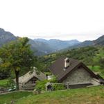 die ersten Häuser von Monte di Comino tauchen auf
