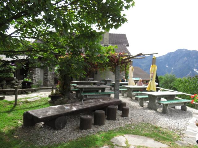 wir machen einen kleinen Abstecher zum Grotto "Alla Capanna Monte Comino"