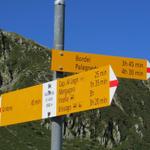 Wegweiser bei der Bocchetta di Valle 1948 m.ü.M.