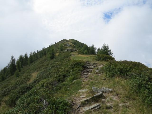 kurz vor dem Pizzo Ruscada. Der Weg bleibt steil bis zum Gipfel