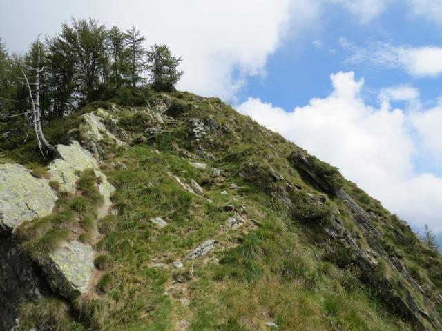 steil führt der Weg nun aufwärts Richtung Pianascio
