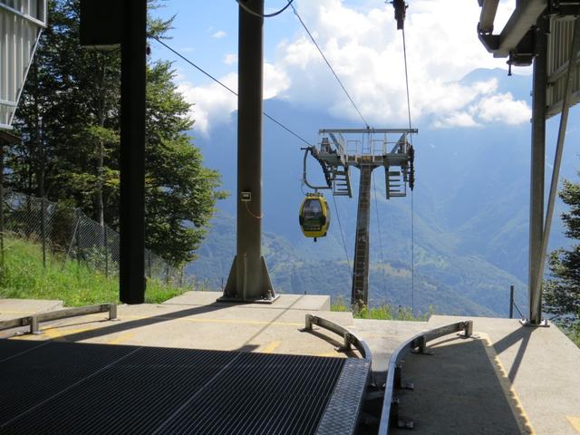 mit der Seilbahn fahren wir ins Tal runter nach Verdasio