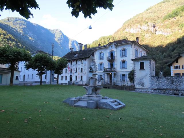 der schöne Dorfplatz von Cevio (Valle Maggia)