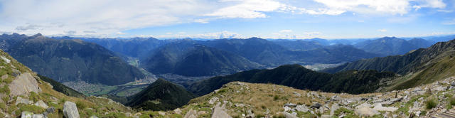 schönes Breitbildfoto mit Blick auf Bellinzona