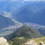 Blick Richtung Bellinzona, Riviera und das Valle Mesolcina