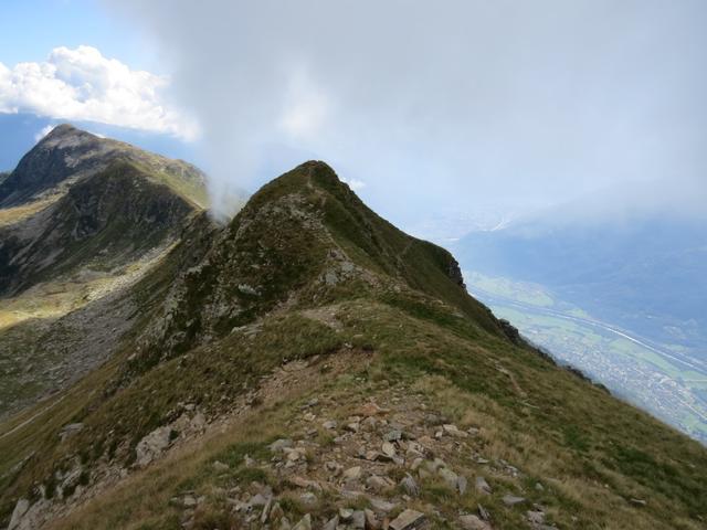 wir haben Punkt 2362 m.ü.M. auf dem Grat wieder erreicht. Der Kreis hat sich geschlossen