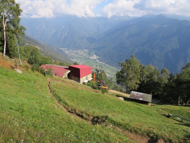 Blick auf die Bergstation der Seilbahn auf Monti di Saurù 1328 m.ü.M.