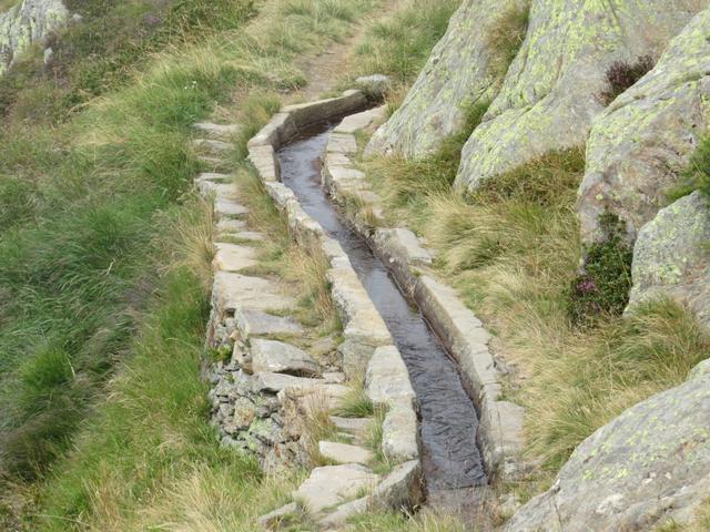 aufwendige Konstruktionen waren nötig um das Wasser ins Tal hinunter zu führen