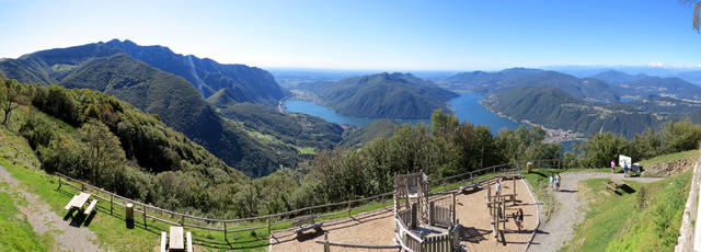 traumhaftes Breitbildfoto mit Blick auf den Lago di Lugano