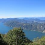 der Blick reicht vom San Salvatore über die ganze Hügelkette bis nach Morcote