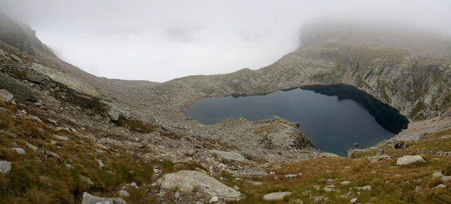 schönes Breitbildfoto vom Lago Barone