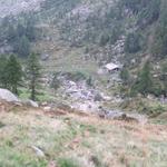 Blick von Corte della Pianca 1552 m.ü.M. zum Talgrund und auf Corte di Fondo 1478 m.ü.M.