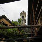 Blick auf die schöne Kirche von Sonogno