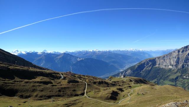 schönes Breitbildfoto mit Blick auf die Torrentalp, Torrenthotel und Rinderhütte