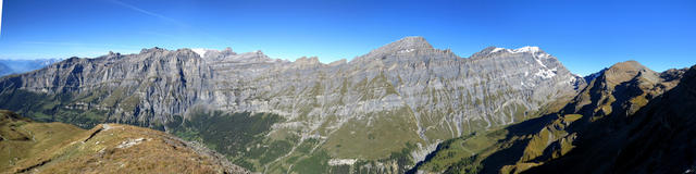 super schönes Breitbildfoto mit Blick zum Wildstrubel, Rinderhorn Balmhorn, Gitzifurggu, Ferdenrothorn und Ferdenpass