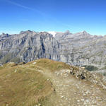 super schönes Breitbildfoto mit Blick auf das Rhonetal, Dalatal mit Trubelstock, Schwarzhorn und Daubenhorn