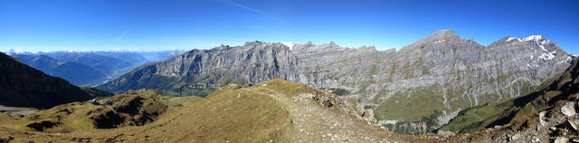 super schönes Breitbildfoto mit Blick auf das Rhonetal, Dalatal mit Trubelstock, Schwarzhorn und Daubenhorn