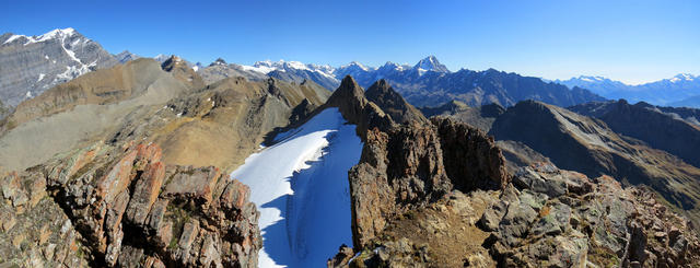 sehr schönes Breitbildfoto mit Rinderhorn, Balmhorn, Mauerhorn und Bietschhorn