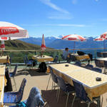 auf der schönen Terrasse bei der Bergstation Rinderhütte der Gondelbahn