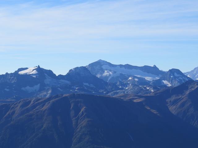 links das Hillehorn, rechts der Monte Leone