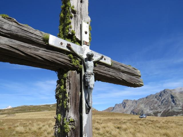 das sehr schöne Kreuz auf dem Gibidumpass