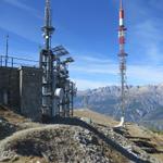 der Wanderweg führt einem an den Antennen und Sendemasten bei Punkt 2298 m.ü.M. vorbei