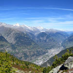 schönes Breitbildfoto mit Blick auf das Rhonetal und Brig