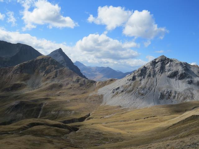 Blick vom Chörbsch Horn zur Schwifurgga. Über diesen Übergang werden wir wandern