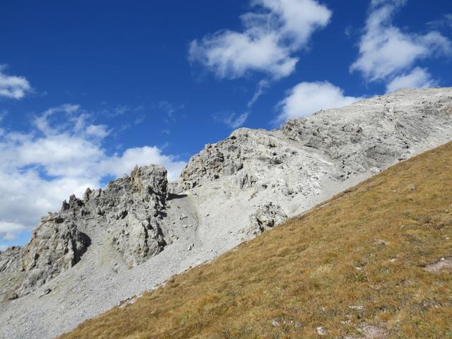 Blick zu den Felsen der Mederger Flue