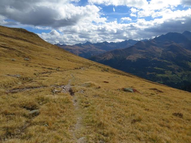 bei Punkt 2285 m.ü.M. der Blick ins Landwassertal wird immer schöner