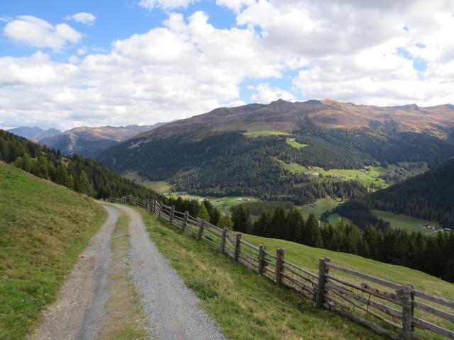 mit Blick ins Landwassertal verlassen wir die Stafelalp