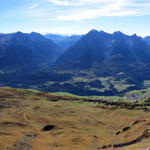 schönes Breitbildfoto auf die Engadiner Bergwelt