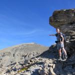 Franco zeigt auf den Piz Minschun 