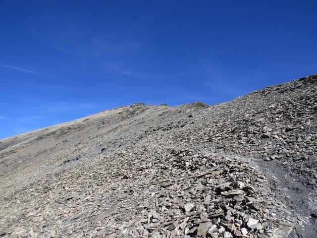 der Bergweg ist trotz dem kiesigem und gerölligem Untergrund meistens gut ersichtlich