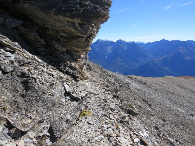 bei der Schlüsselstelle der ganzen Wanderung Punkt 2898 m.ü.M. rechts geht es fast senkrecht runter