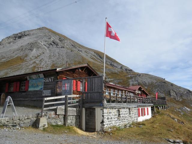 links am Gasthaus vorbei wandern wir weiter hinauf zum Gross Schiahorn