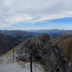 Breitbildfoto mit Blick in die Surselva