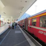 Bahnhof von Scuol. Hier nehmen wir den Zug der uns nach Zernez bringt