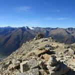 Blick vom Grat aus Richtung Piz Sarsura mit dem Sarsuragletscher