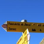 Wegweiser bei der Weggabelung "Macun" 2616 m.ü.M.