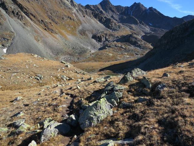 der Seenrundgang geht langsam zu Ende. Bald erreichen wir der unterste aller Macun Seen