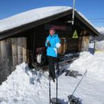 bei der Bergstation der Sesselbahn auf 2283 m.ü.M. schnallen wir die Schneeschuhe an