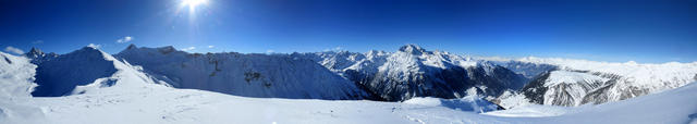 was für ein traumhaftes Breitbildfoto! Piz Kesch, Tschimas da Tisch, Piz Üertsch und der Piz Ela