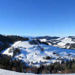 schönes Breitbildfoto aufgenommen bei Punkt 1074 m.ü.M.