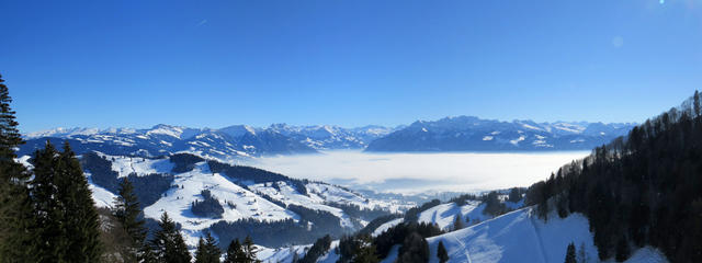 schönes Breitbildfoto mit Blick in das Glarnerland. Viele Wanderungen und Bergtouren haben wir dort durchgeführt