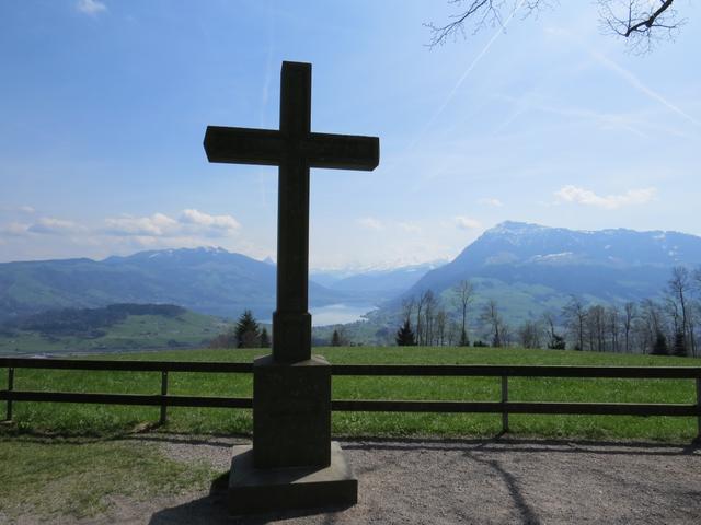 von der Michaelskapelle aus, hat man eine grandiose Rundsicht. Die Sicht reicht sogar bis zur Eigernordwand!