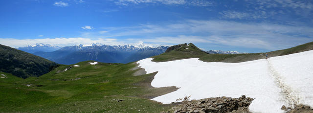 schönes Breitbildfoto, kurz nach dem Übergang aufgenommen. In der Bildmitte, das Weisshorn