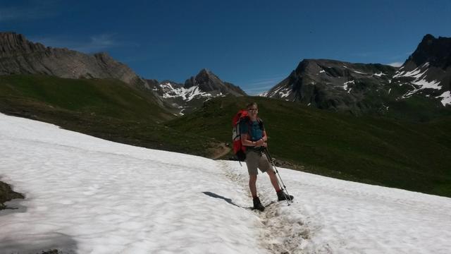 bei Punkt 2415 m.ü.M. direkt über den Kopf von Franco, der Restipass