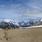 schönes Breitbildfoto vom Restipass, mit Blick in das Lötschental