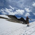 der Abstieg vom Restipass, (der höchste Punkt der heutigen Wanderung), kann beginnen